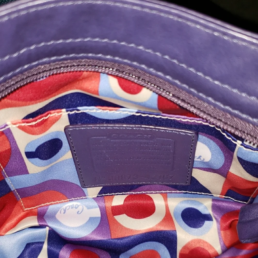 Coach Turnlock Lambskin Shoulderbag - Picture 5 of 9